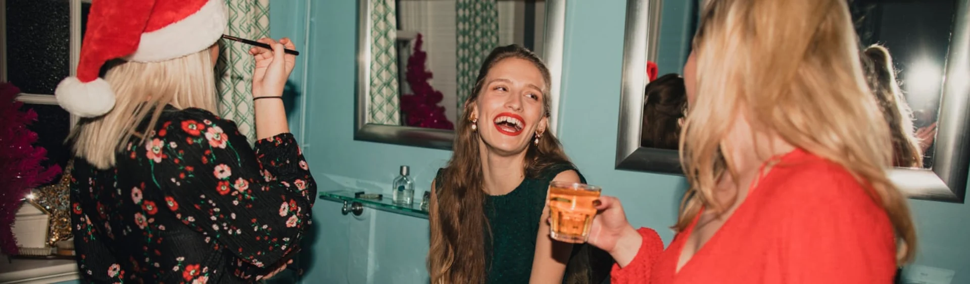 Banner image for content hub page: Christmas Outfit Shopping with Vinted and Depop