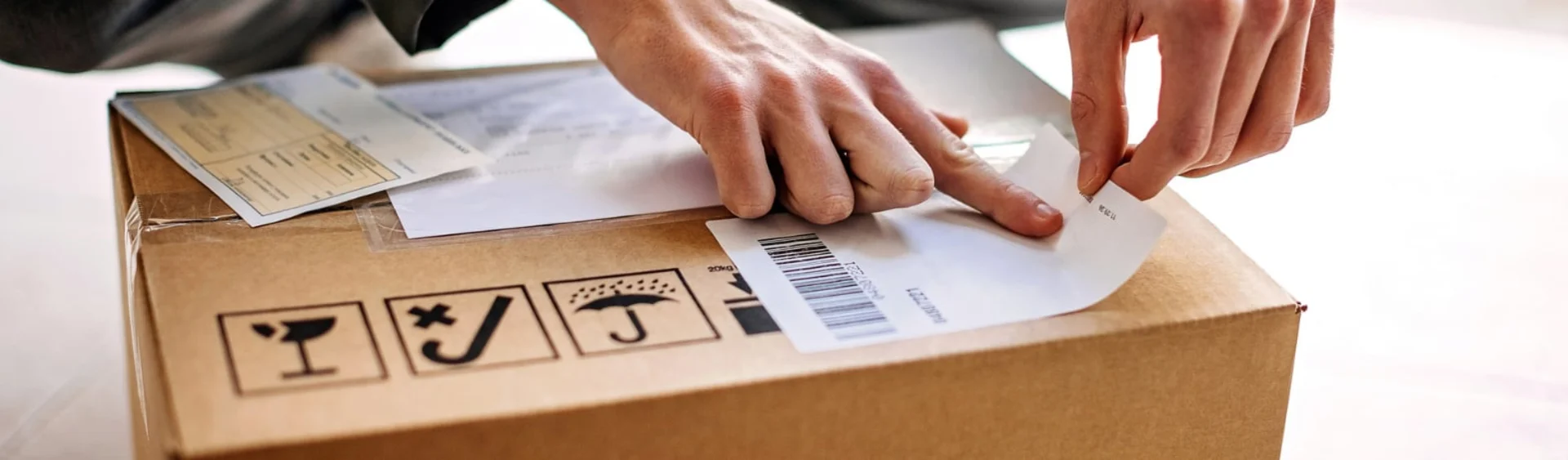 Banner image for content hub page: How to Fill Out a Customs Form