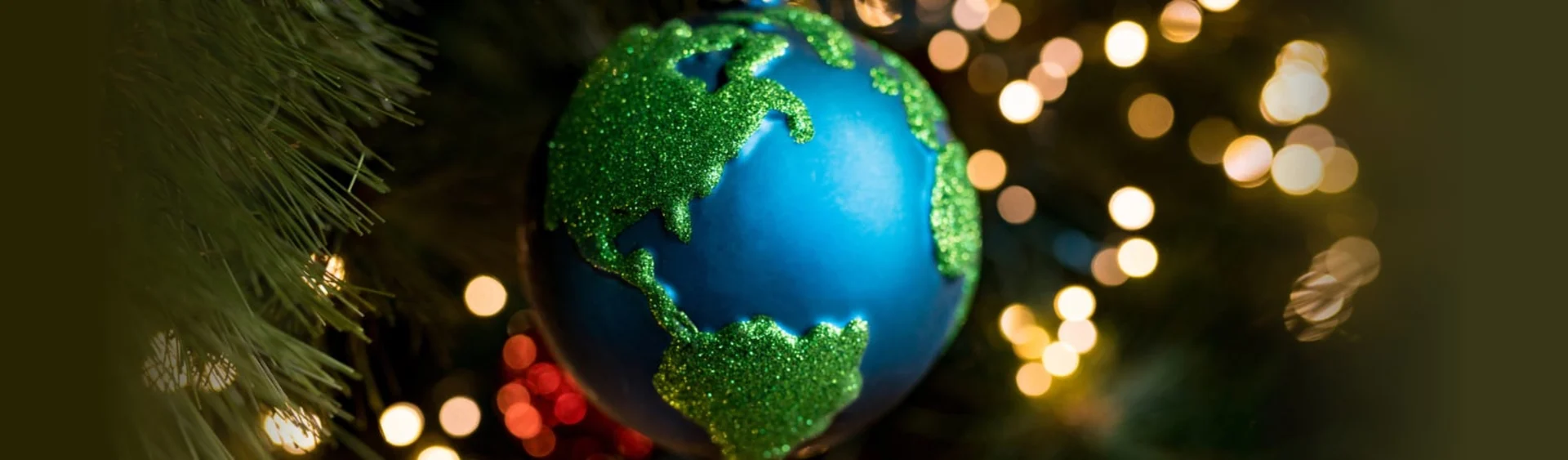 Banner image for content hub page: How to Send Christmas Gifts Abroad