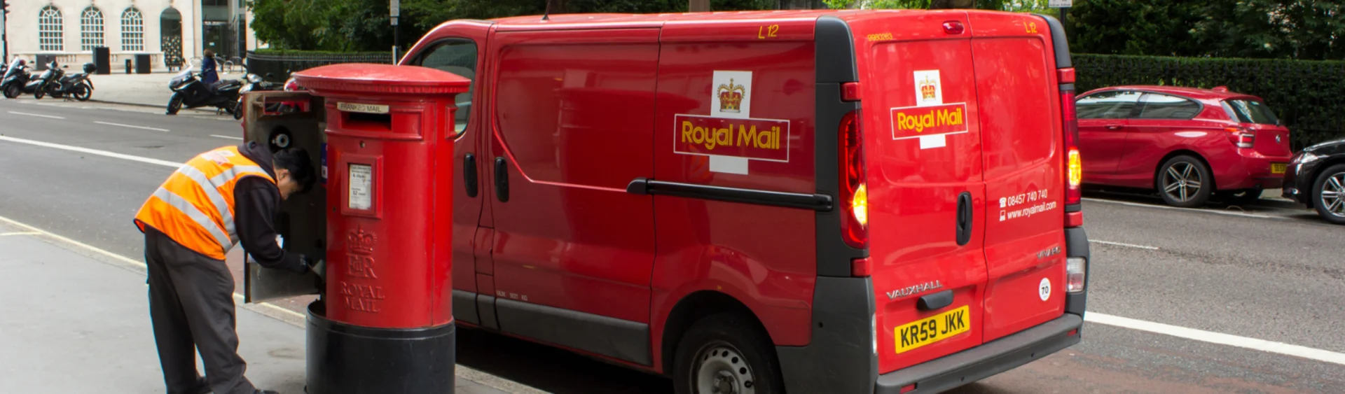 Banner image for content hub page: Royal Mail Courier FAQs
