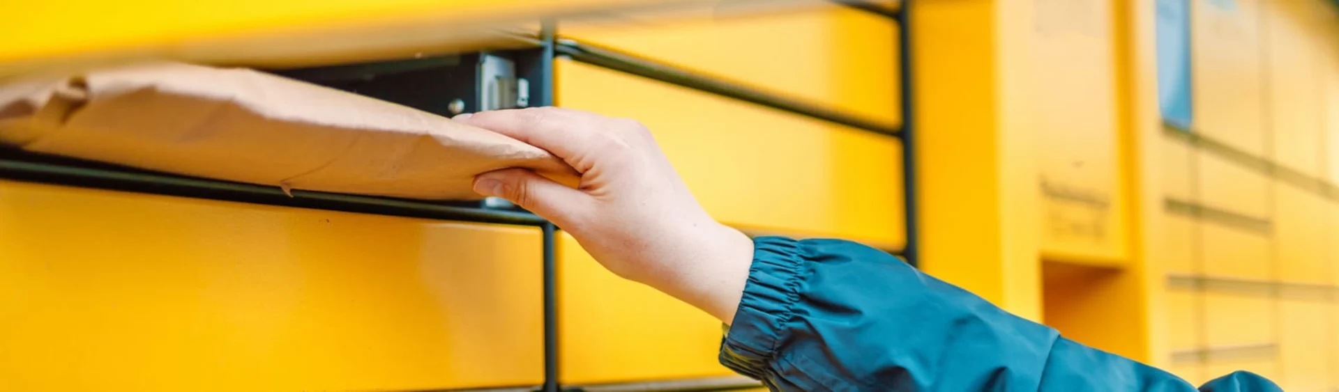 Banner image for content hub page: Why You Should Send a Parcel With InPost