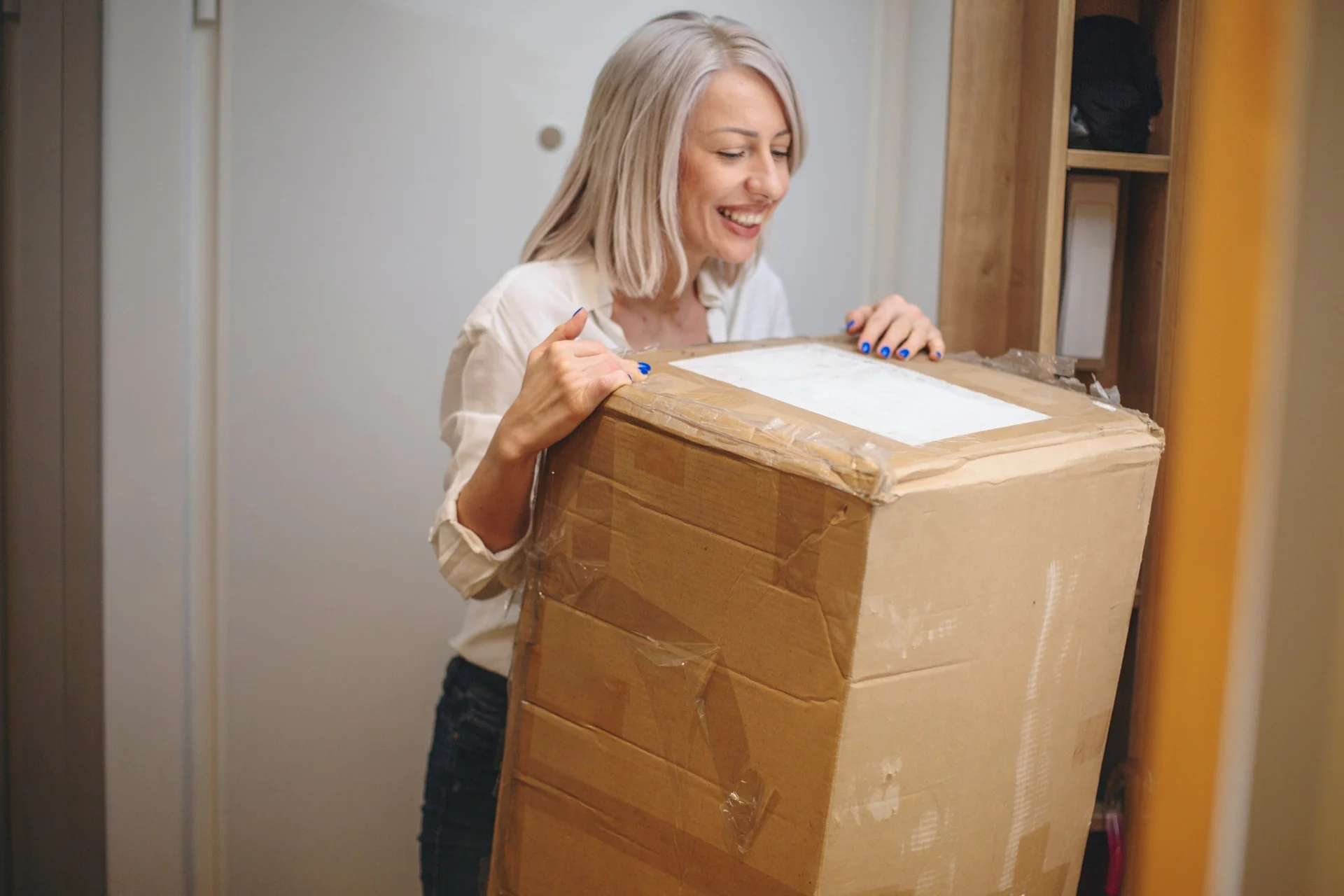 image for content hub page: Benefits of Using a Large Parcel Courier