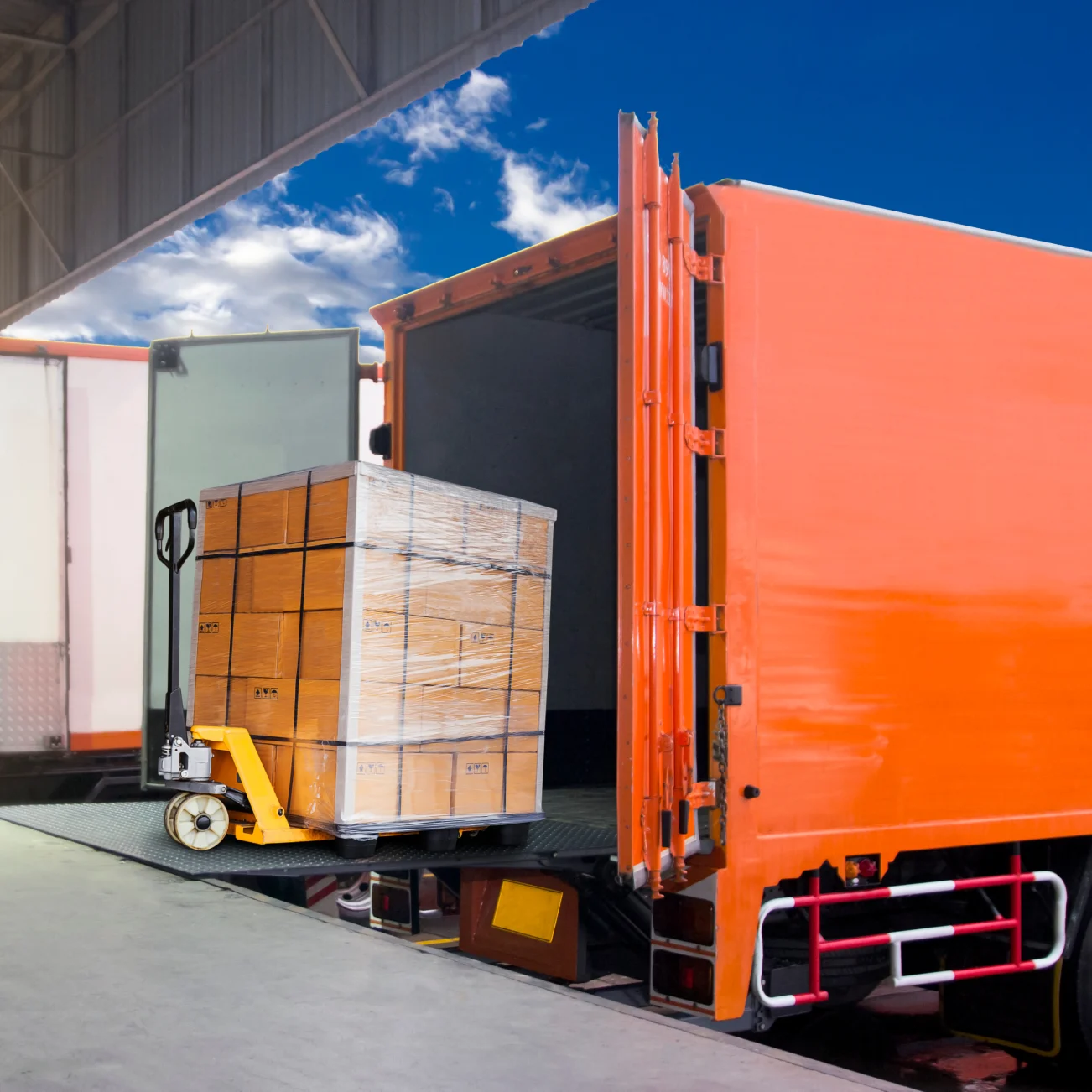 pallet delivery lorry