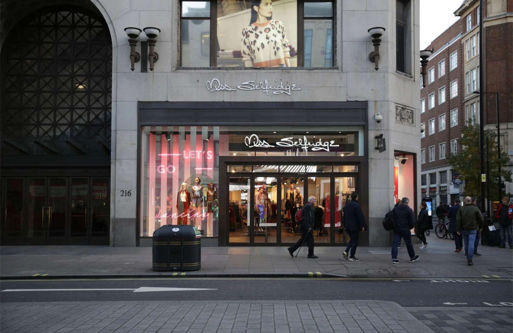 Miss selfridge store returns